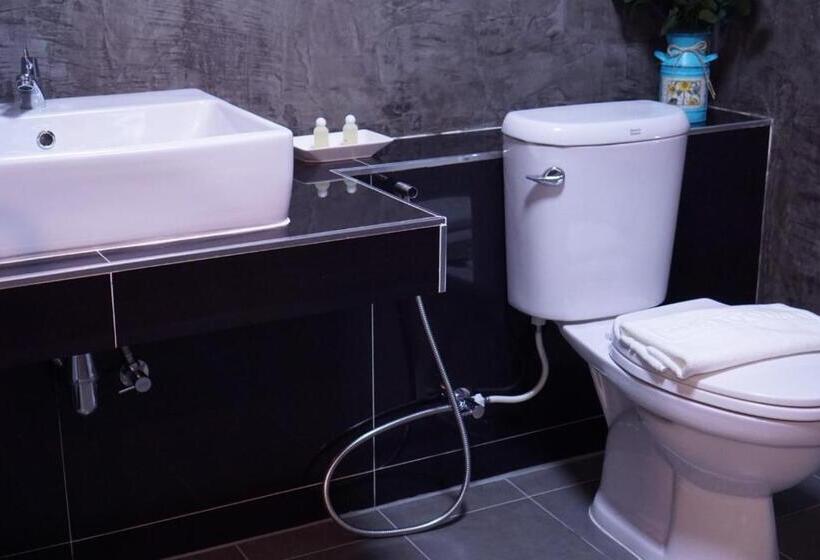 디럭스 룸 킹사이즈 침대, S.s.hotel Nangrong