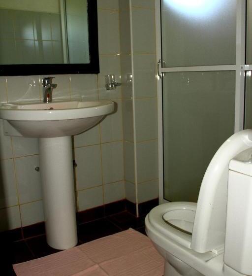 غرفة قياسية, House Of Leisure