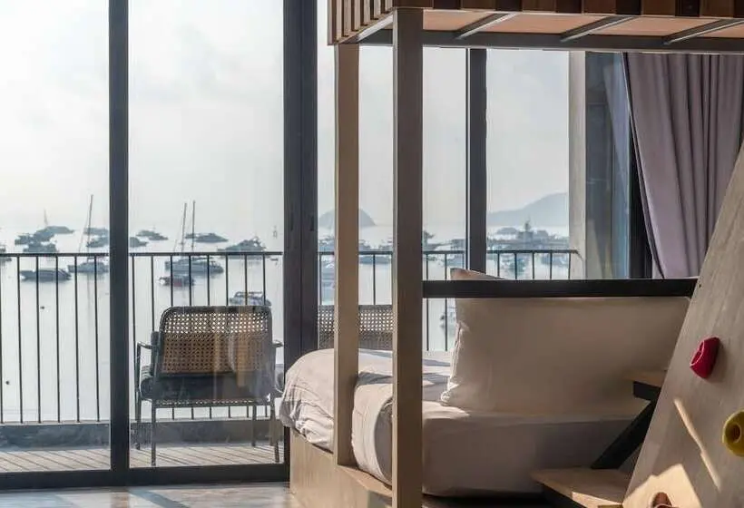 Quarto Familiar Deluxe, Arch39 Phuket Beach Front