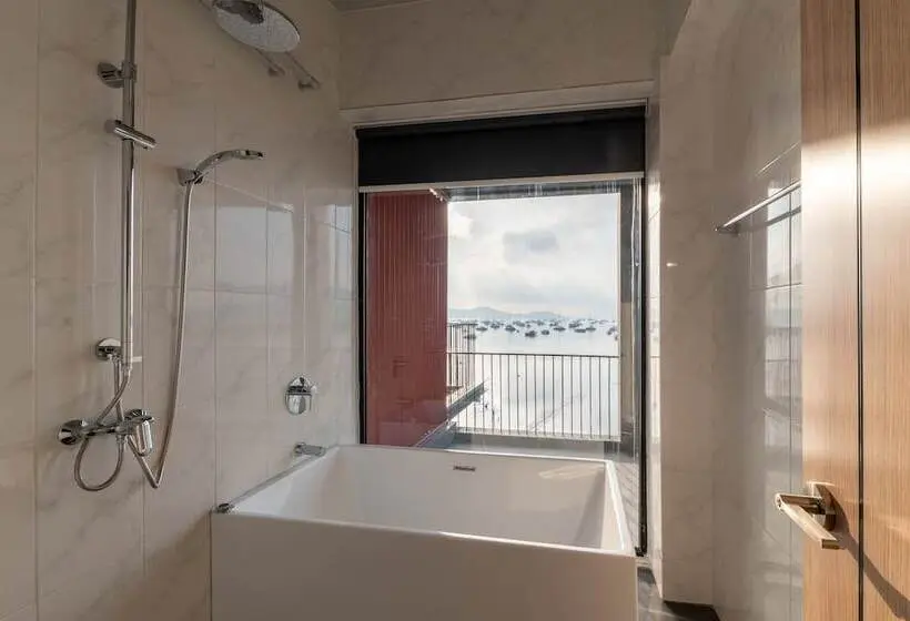Quarto Familiar Deluxe, Arch39 Phuket Beach Front