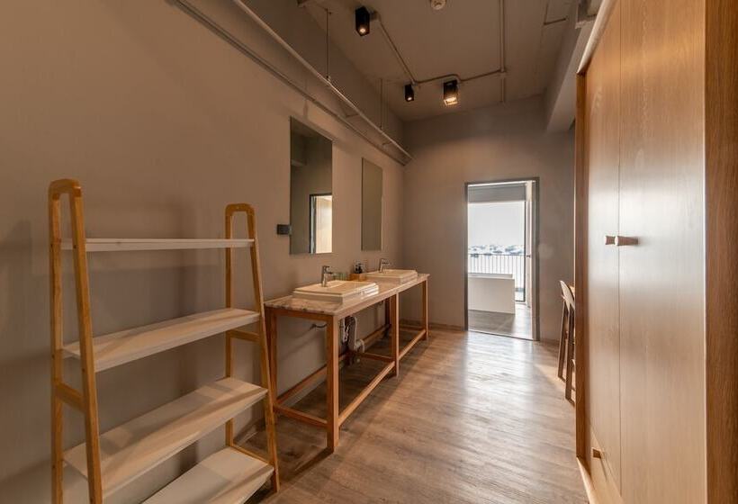 חדר משפחתי דלוקס, Arch39 Phuket Beach Front