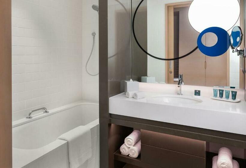 Quarto Executivo Cama King, Novotel Dubai Gold District