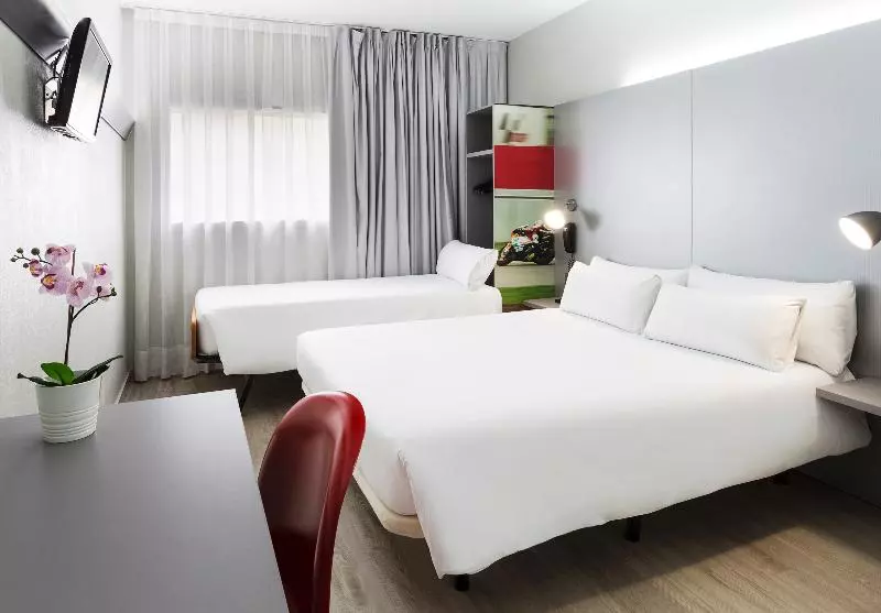 Standard Kolmen Hengen Huone, B&b Hotel Barcelona Granollers