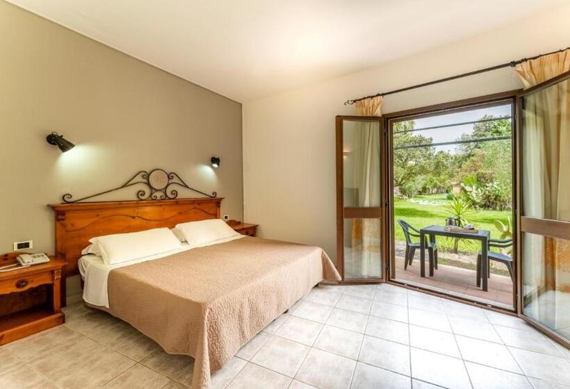 غرفة سوبيريور ثلاثية, Horse Country Resort Congress & Spa   Hotel Ribot