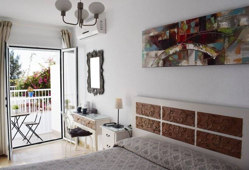 غرفة قياسية مطلّة علي البحر, Hostal Tres Soles