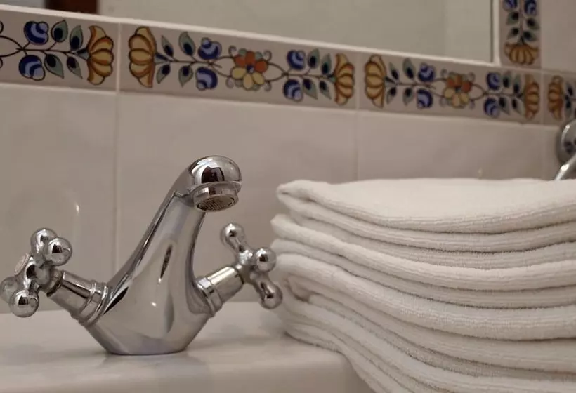 اتاق استاندارد یک نفره, Hostal Tres Soles