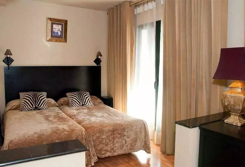 اتاق سوپریور, Hostal Tres Soles