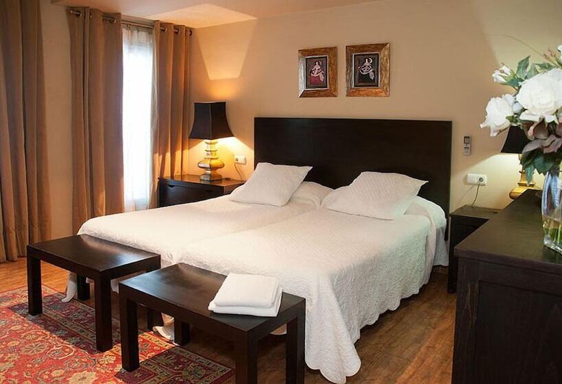 غرفة سوبيريور, Hostal Tres Soles