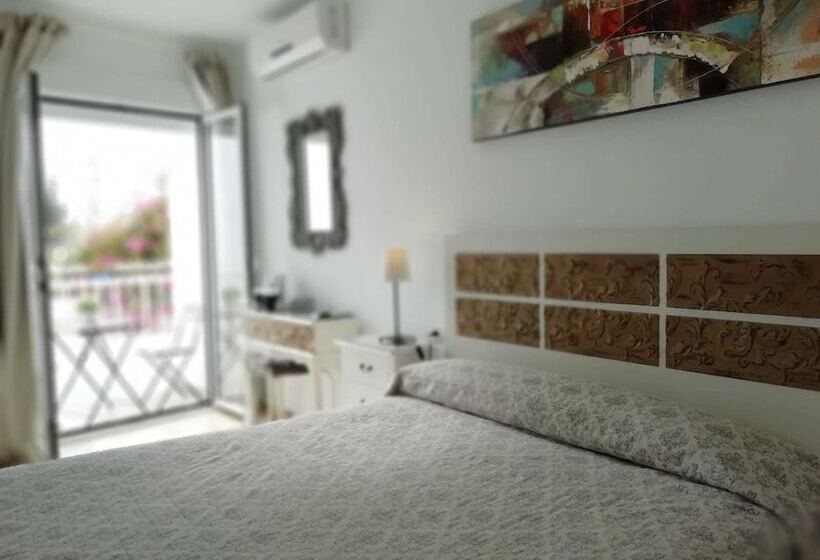 غرفة قياسية مطلّة علي البحر, Hostal Tres Soles