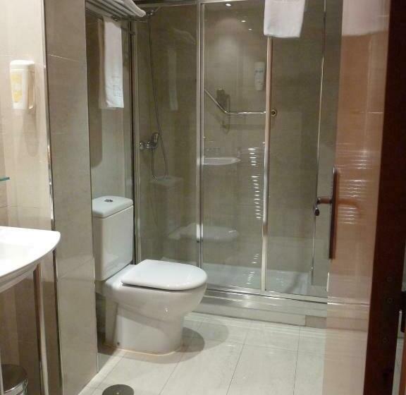 اتاق استاندارد سه نفره, 4c Puerta Europa
