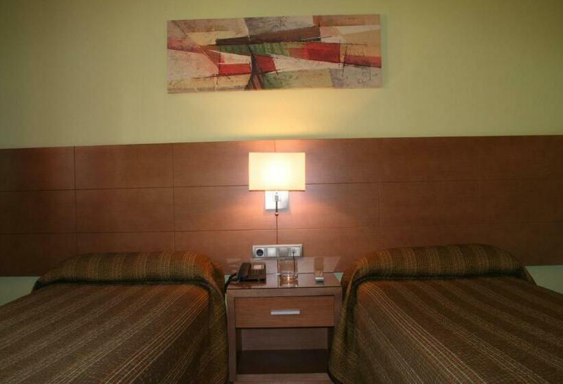 اتاق استاندارد سه نفره, 4c Puerta Europa