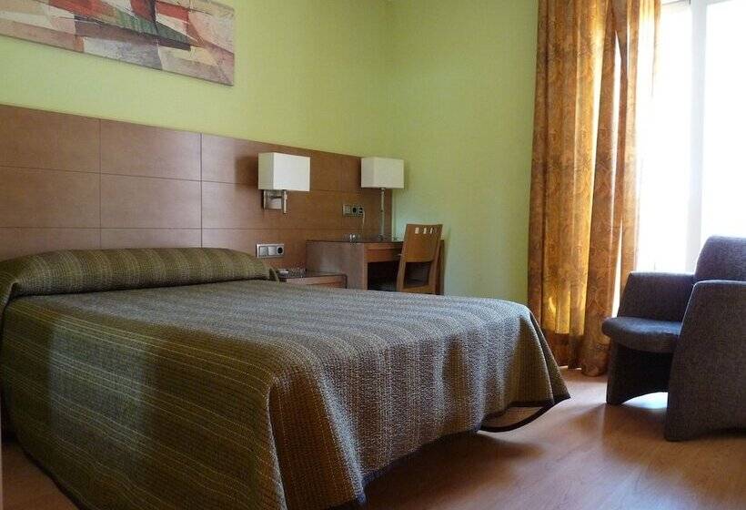 اتاق استاندارد سه نفره, 4c Puerta Europa