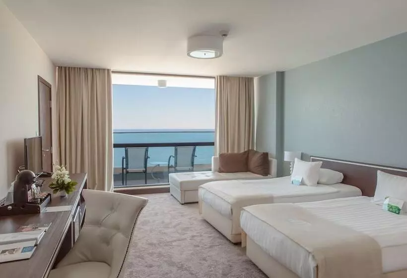 اتاق اجرایی, International Hotel Casino & Tower Suites