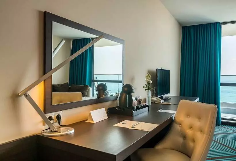 اتاق اجرایی, International Hotel Casino & Tower Suites