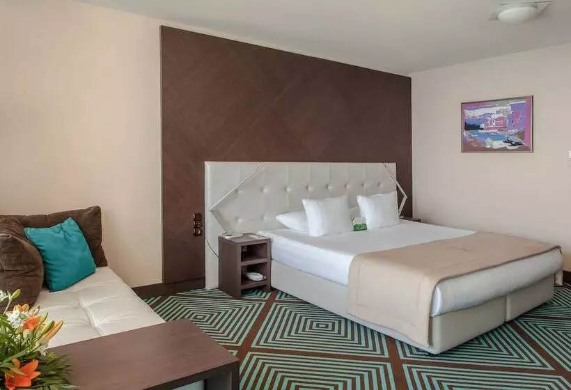 اتاق اجرایی, International Hotel Casino & Tower Suites