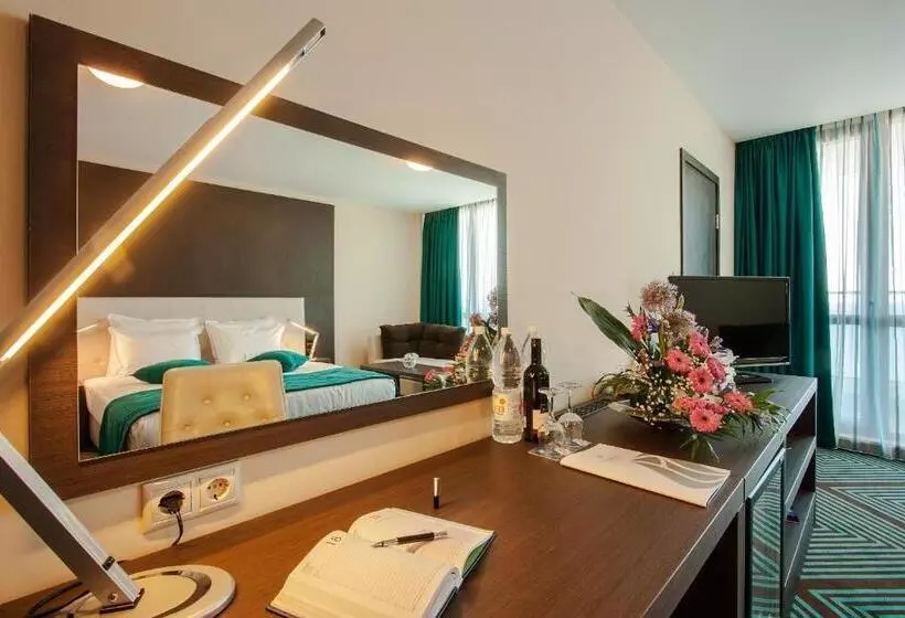 اتاق سوپریور با چشم‌انداز دریا, International Hotel Casino & Tower Suites