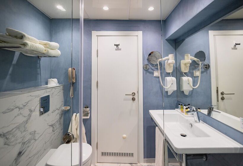 标准间, International Hotel Casino & Tower Suites