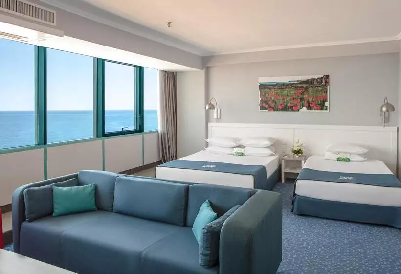 اتاق لوکس با چشم‌انداز دریا, International Hotel Casino & Tower Suites