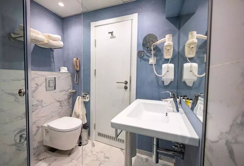 اتاق لوکس با چشم‌انداز دریا, International Hotel Casino & Tower Suites