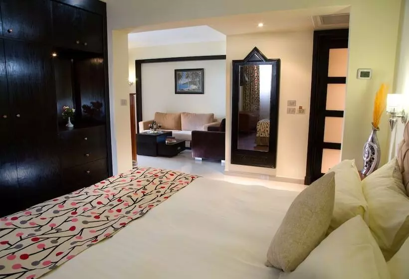 اتاق خانوادگی, Island View Resort