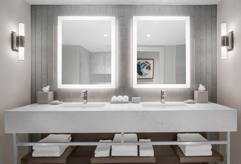 سوئیت 2 خوابه, The Royal At Atlantis