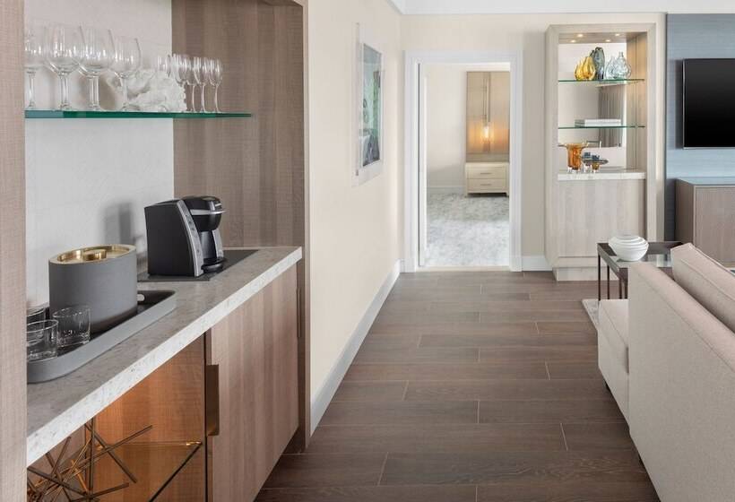 سوئیت 2 خوابه, The Royal At Atlantis