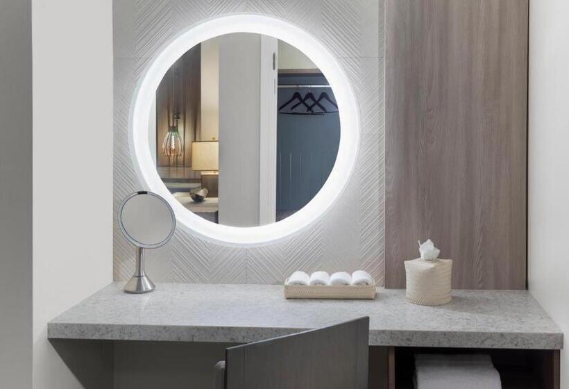 سوئیت رویال, The Royal At Atlantis