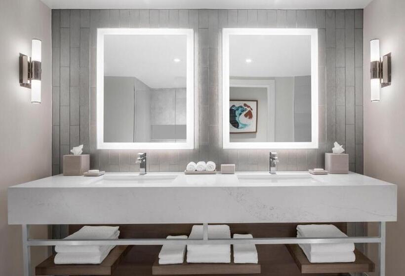 سوئیت 2 خوابه, The Royal At Atlantis