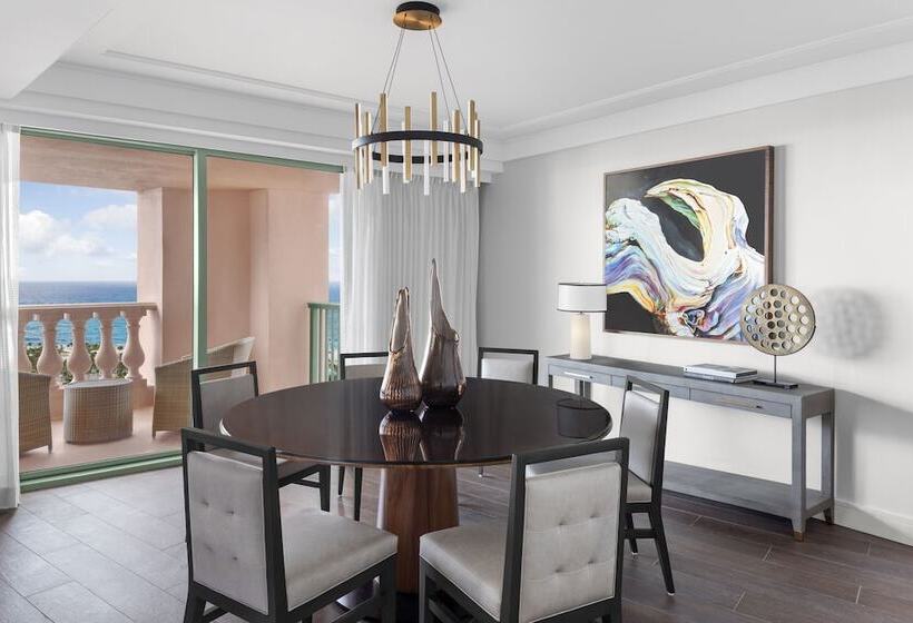 سوییت, The Royal At Atlantis