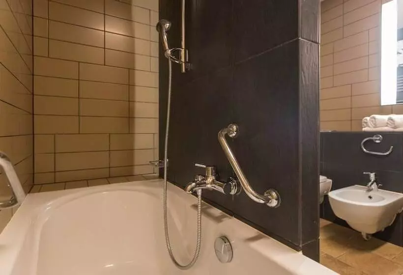Standard-huone Allasnäkymä, Terme Olimia Hotel Sotelia