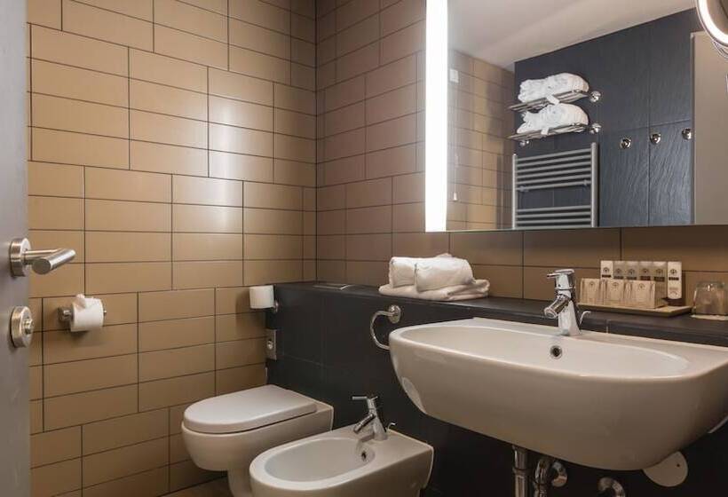 اتاق استاندارد با چشم‌انداز استخر, Terme Olimia   Hotel Sotelia