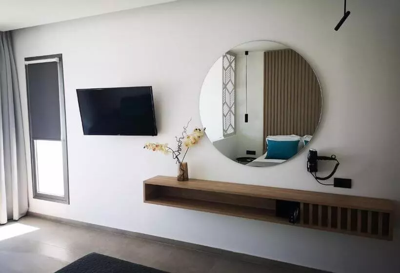 Suite with Pool, Zoes Hotel & Suites