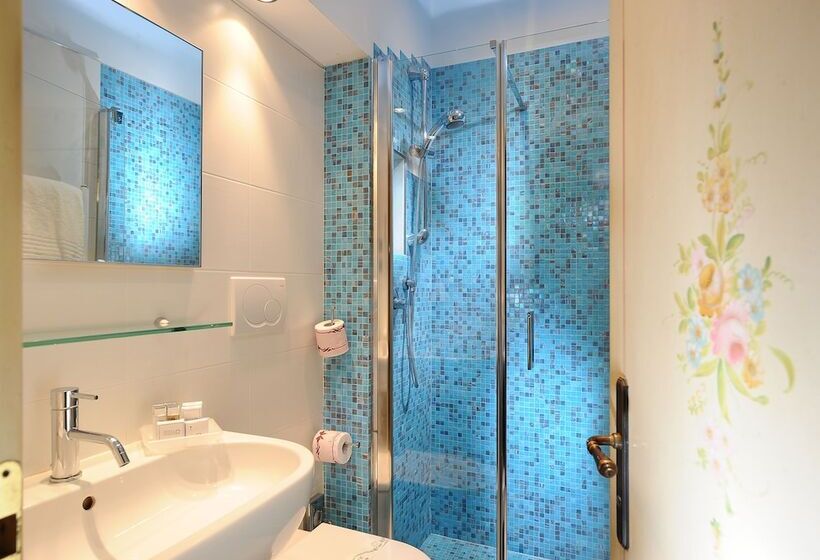 اتاق استاندارد سه نفره, Ca  Marinella