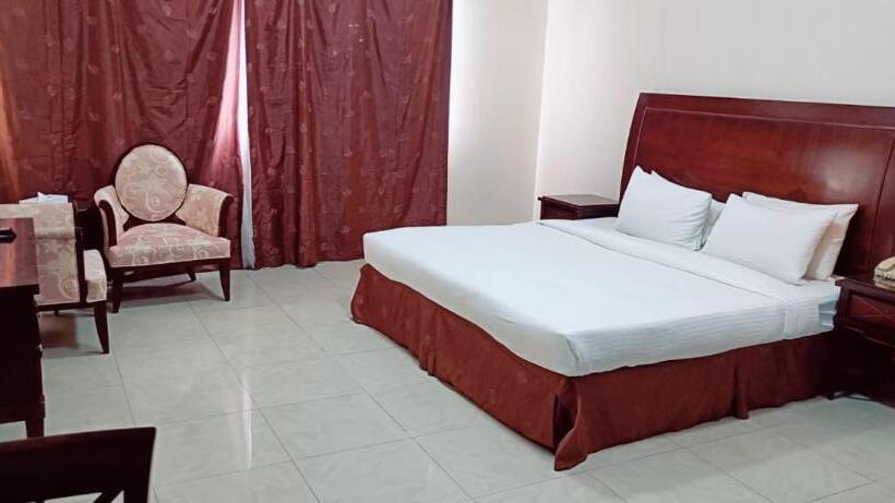 استودیوی استاندارد, Clifton International