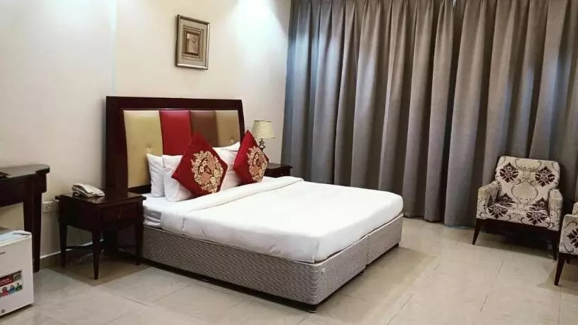 اتاق لوکس, Clifton International