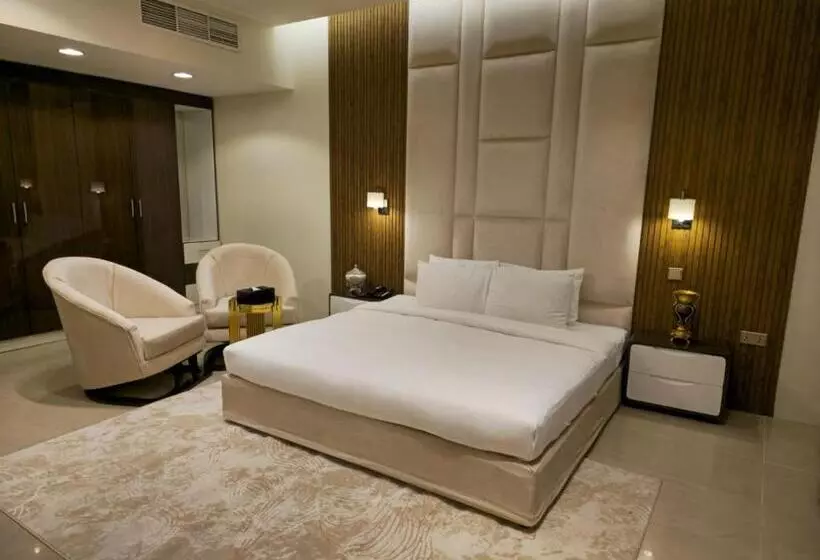 اتاق لوکس, Clifton International
