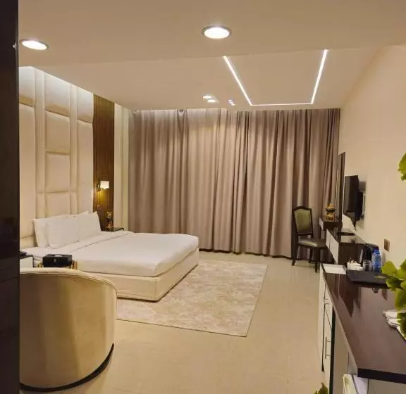اتاق لوکس, Clifton International