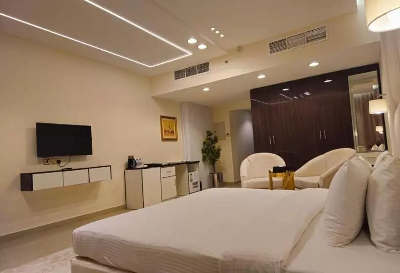 اتاق لوکس, Clifton International
