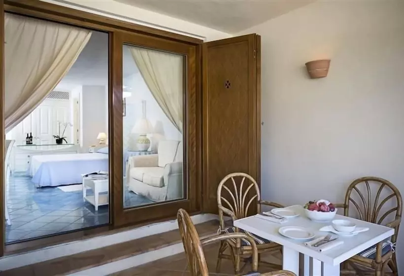 سوییت جونیور, Club Hotel Baja Sardinia