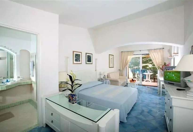 سوییت جونیور, Club Hotel Baja Sardinia