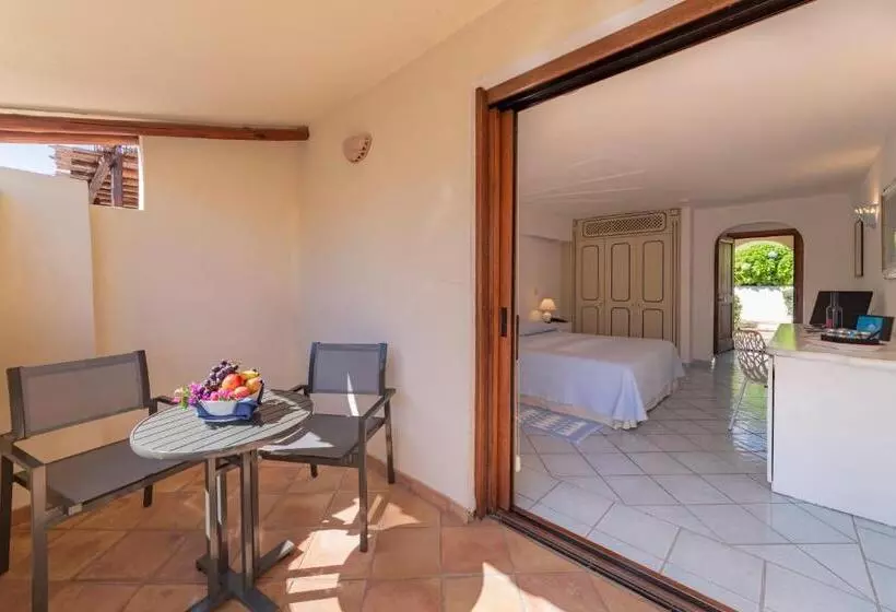 سوییت جونیور, Club Hotel Baja Sardinia