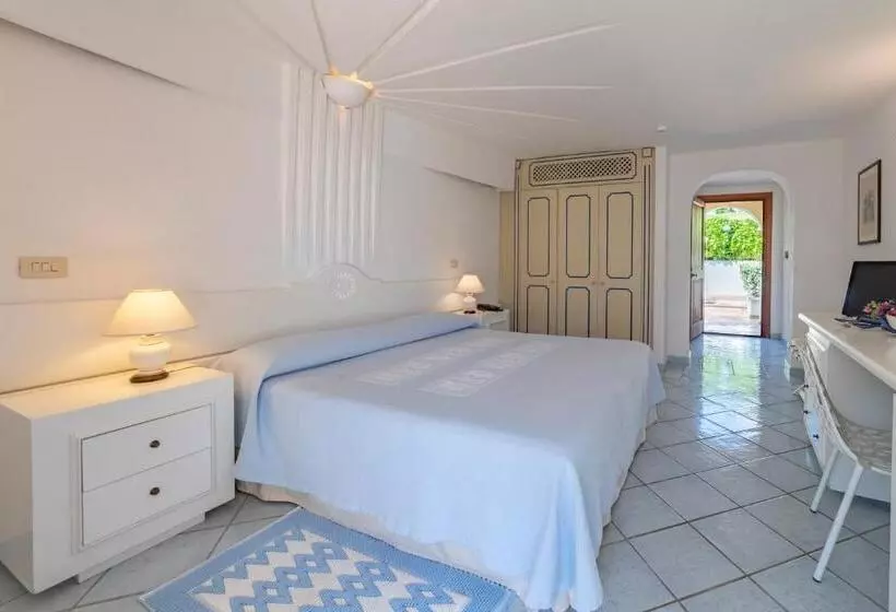 سوییت جونیور, Club Hotel Baja Sardinia