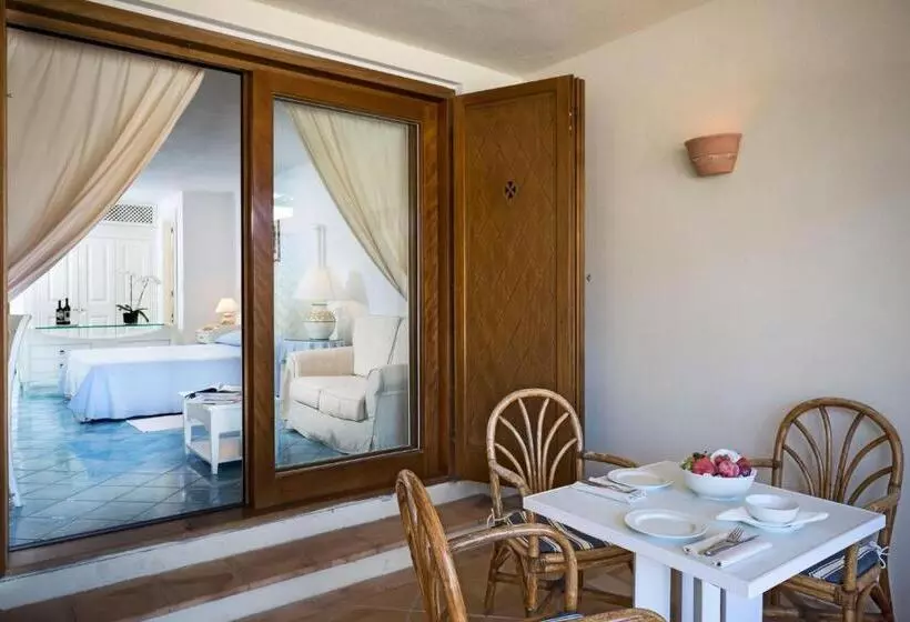 سوییت جونیور, Club Hotel Baja Sardinia