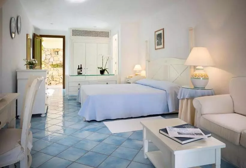 سوییت جونیور, Club Hotel Baja Sardinia