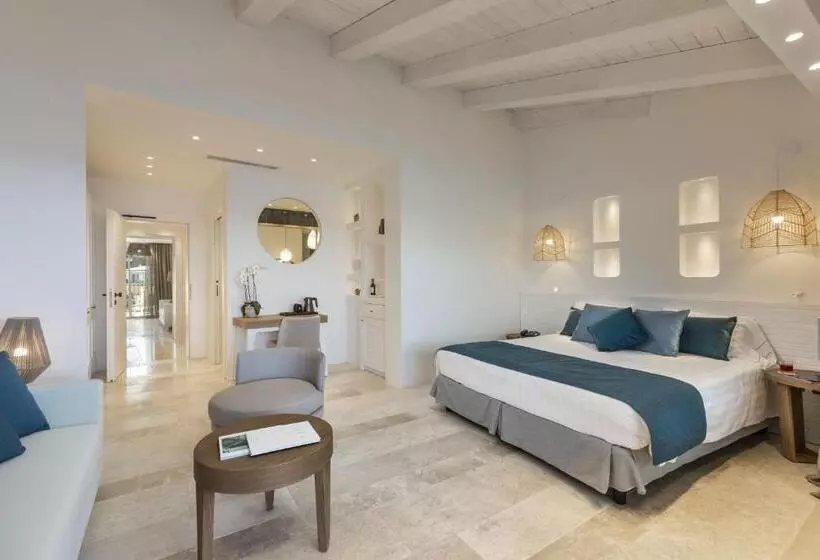 سوییت جونیور با چشمانداز دریا, Club Hotel Baja Sardinia