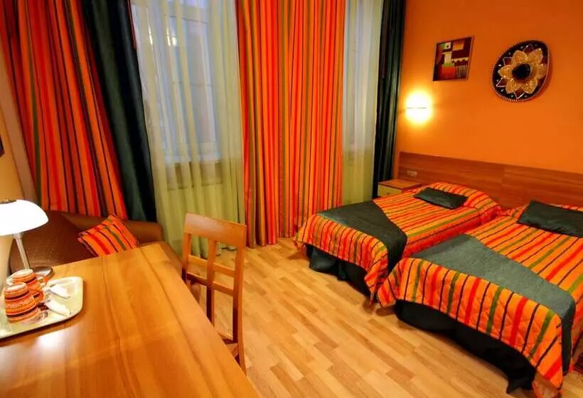 Superior-huone, Art House Rooms