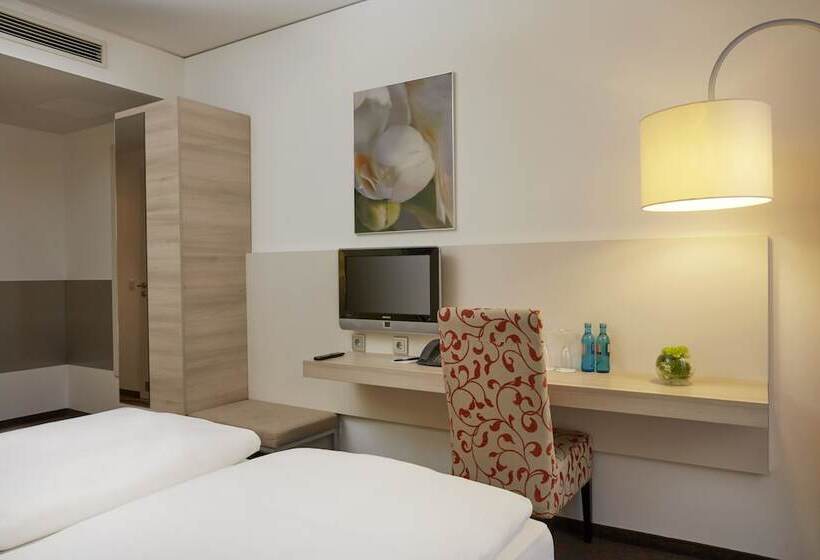 Номер Комфорт, H+ Hotel München