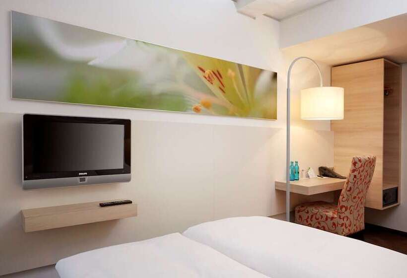 Номер Комфорт, H+ Hotel München