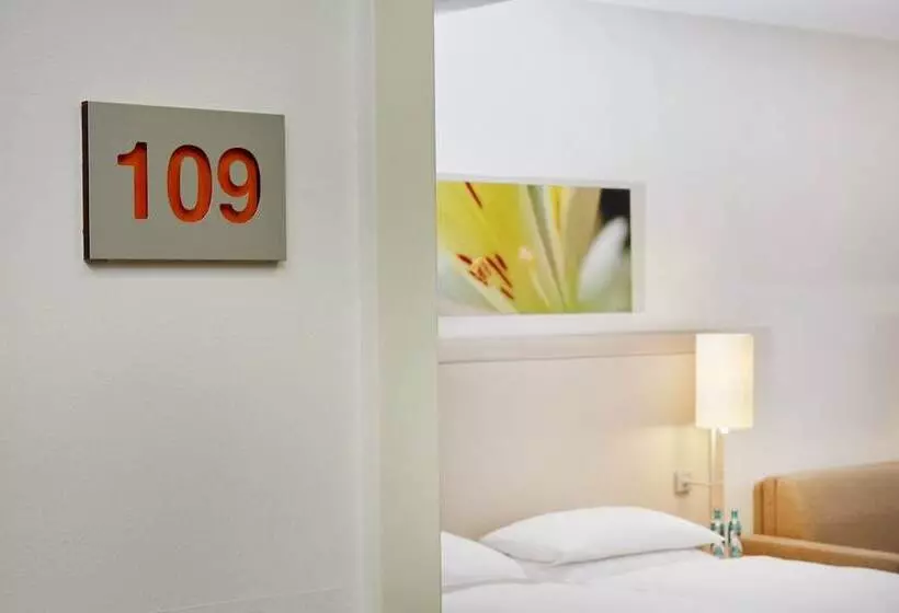 スーペリアールーム, H+ Hotel München