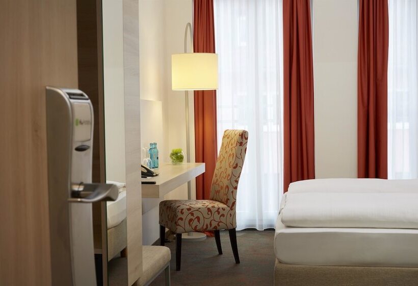 غرفة عائلية, H+ Hotel München